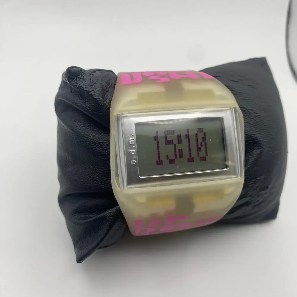 O.D.M. Clubbing Watch DD99A-49 - Fearless Queen Translucent Band